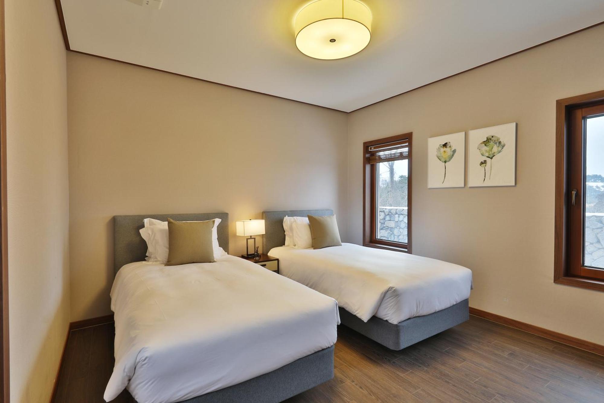 Camphortree Hotel And Resort Jeju Exteriör bild