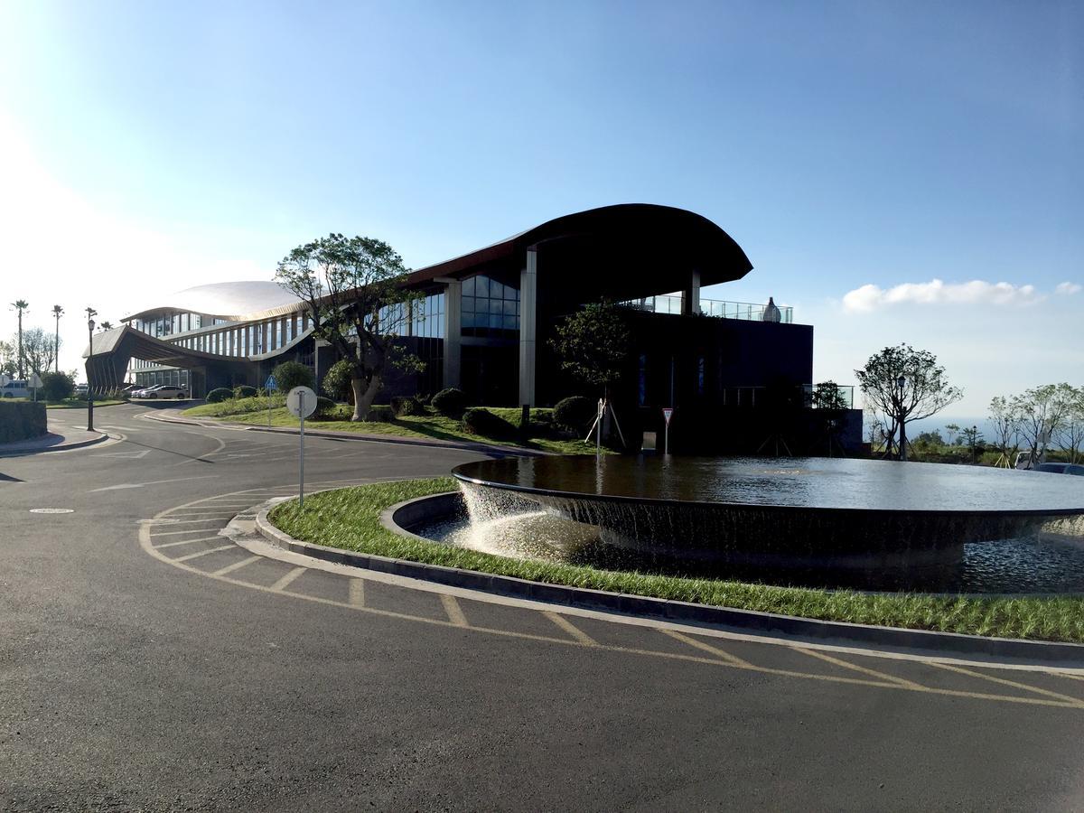 Camphortree Hotel And Resort Jeju Exteriör bild
